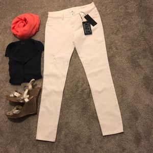 DL1961 White Florence Instasculpt Jeans